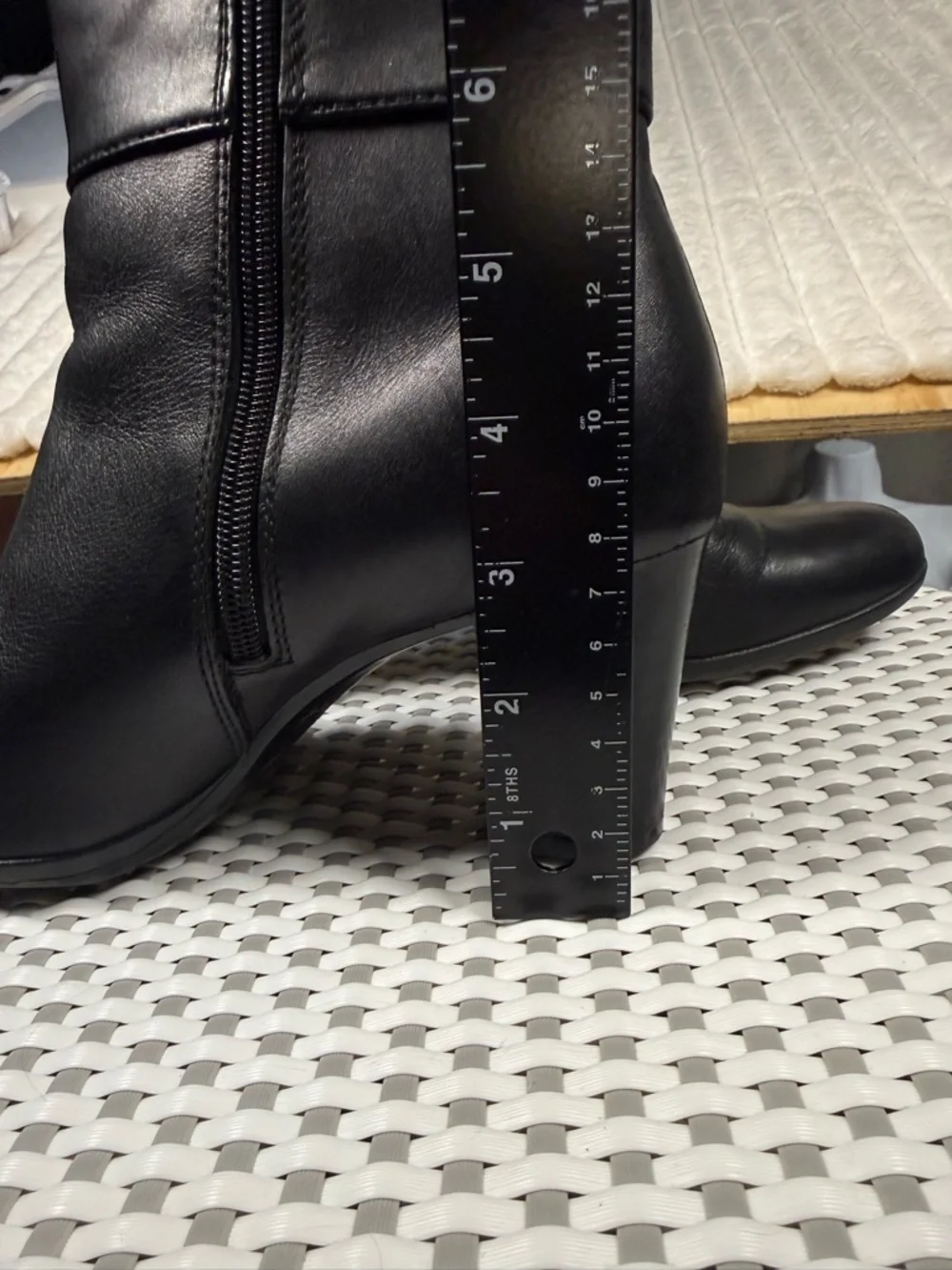Clarks Collection Kalea Lynn Black Leather 3” Heel bangle Boots 7.5